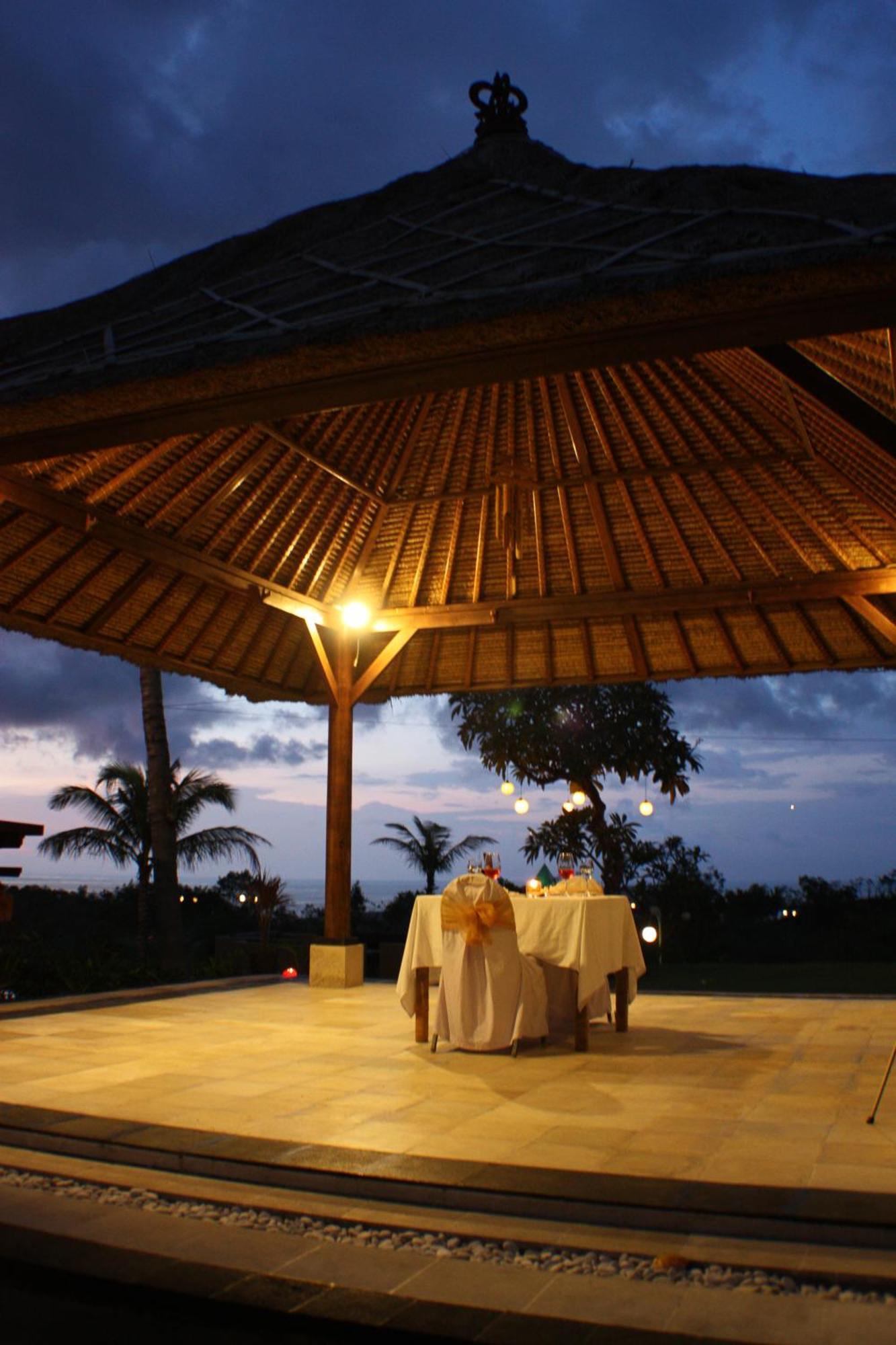New Kuta Hotel By Lorin Uluwatu Exterior foto