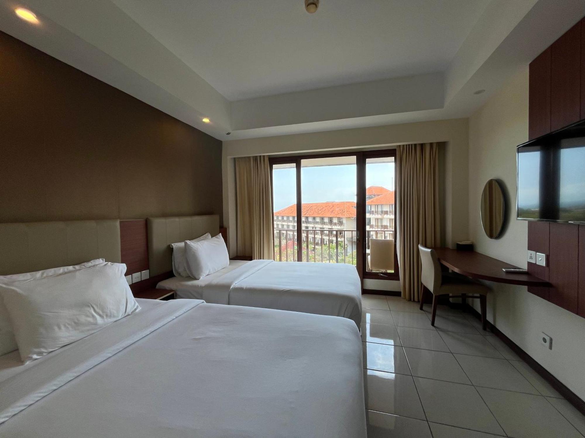 New Kuta Hotel By Lorin Uluwatu Exterior foto
