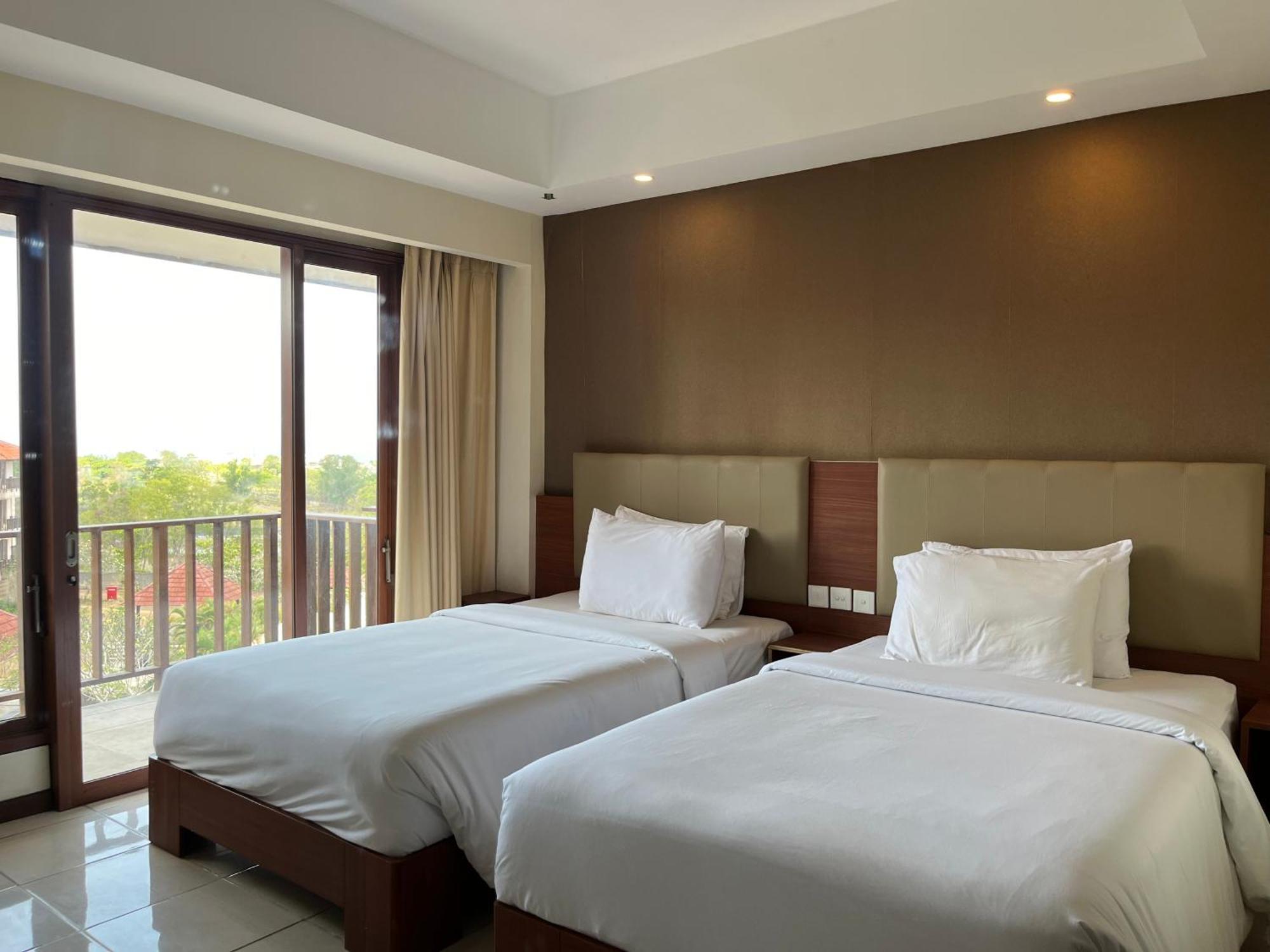New Kuta Hotel By Lorin Uluwatu Exterior foto